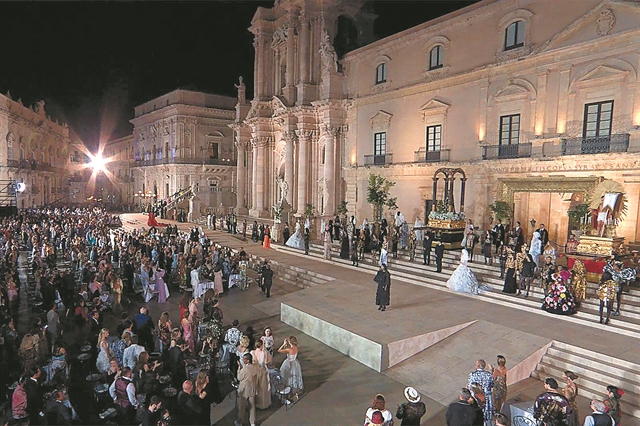 Οι κυρίες των Dolce & Gabbana και μία συναυλία