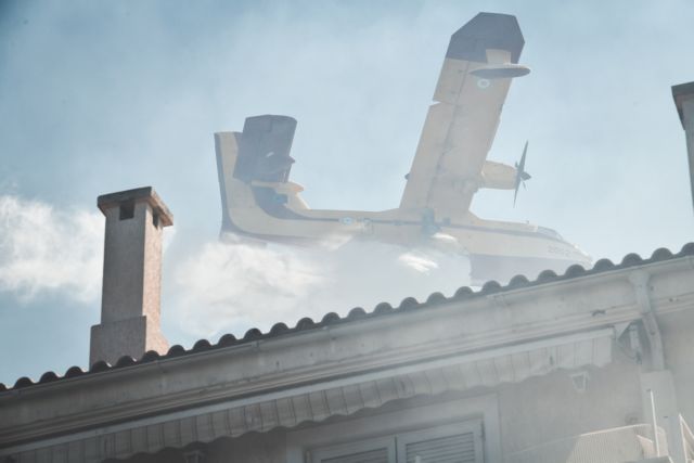 Φωτιά στη Χαλκιδική: Τρία τα μέτωπα – Επιχειρούν κι εναέριες δυνάμεις