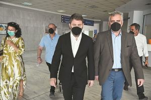 Μάχη χαρακωμάτων στη Βουλή για τα ΑΕΙ