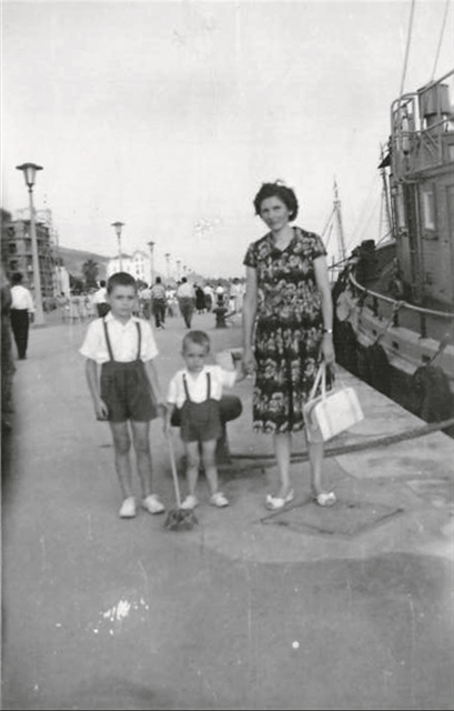 Με το καΐκι στον Αλμυρό,ή στο Χαράκι της Ρόδου