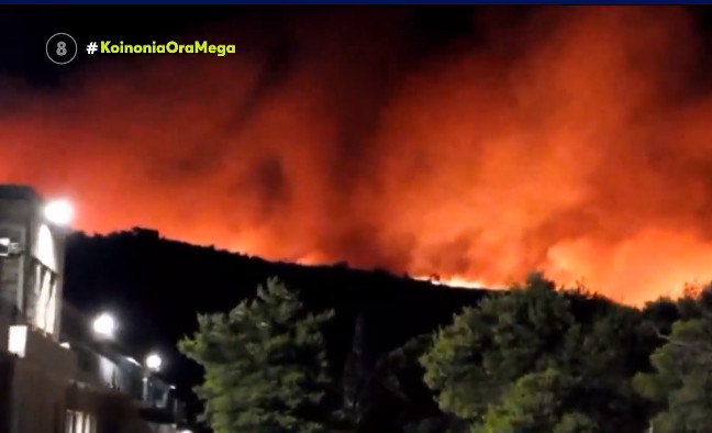 Φωτιά: «Χωρίς εθελοντές και πυροσβέστες θα είχε χαθεί η μάχη στο Παίδων Πεντέλης»