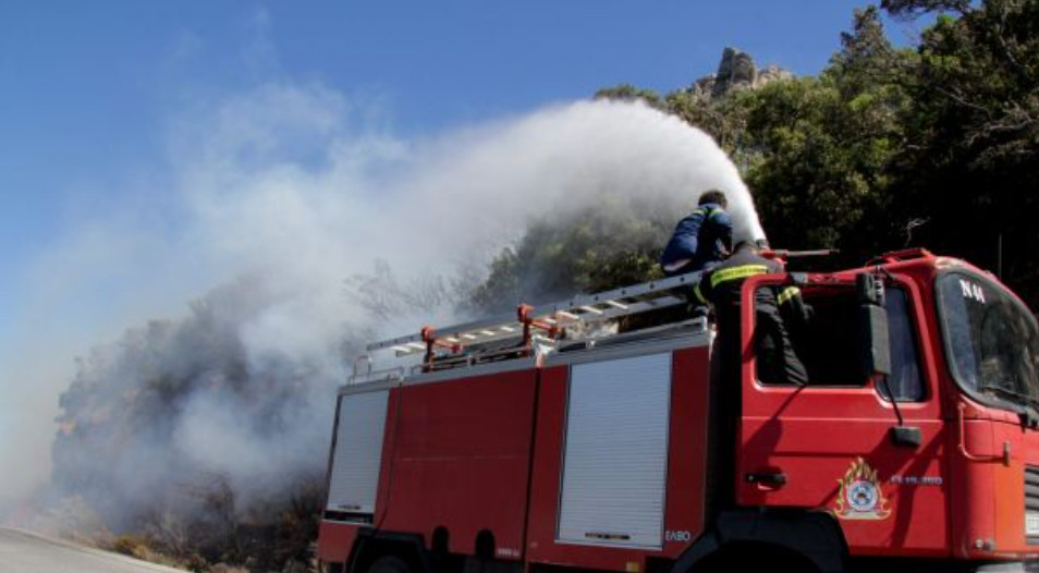 Φωτιά στην Κρύα Βρύση Ρεθύμνου – Εκκενώθηκε το χωριό Ορνέ