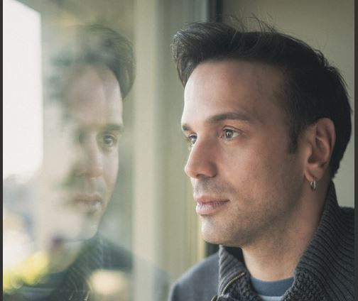 Ο Μάνος Καρατζογιάννης σφραγίζει το «Passport» του αυτό το καλοκαίρι