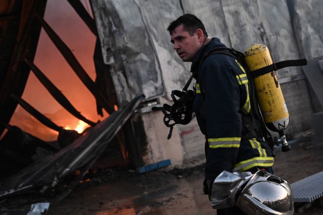 Επίδομα επικινδυνότητας και υπερωρίες στους πυροσβέστες – Τι προβλέπει το πολυνομοσχέδιο | tanea.gr