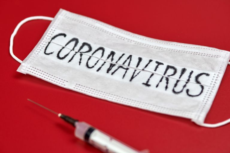 Τον Οκτώβριο τα εμβόλια για τις νέες παραλλαγές του κορονοϊού | tanea.gr