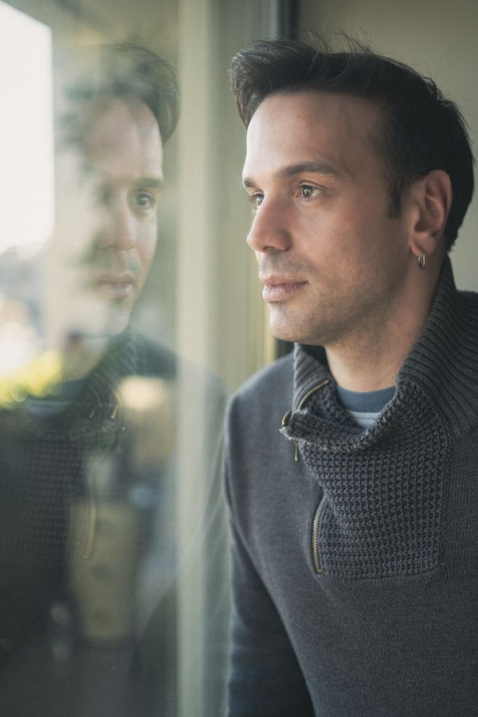 Ο Μάνος Καρατζογιάννης σφραγίζει το «Passport» του αυτό το καλοκαίρι