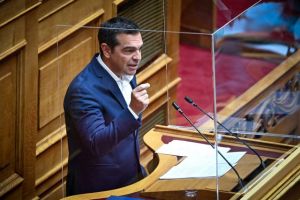 Τσίπρας: Κυβερνούν με ψέματα, ελεγχόμενη ενημέρωση και παράνομες παρακολουθήσεις