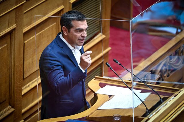 Τσίπρας: Κυβερνούν με ψέματα, ελεγχόμενη ενημέρωση και παράνομες παρακολουθήσεις