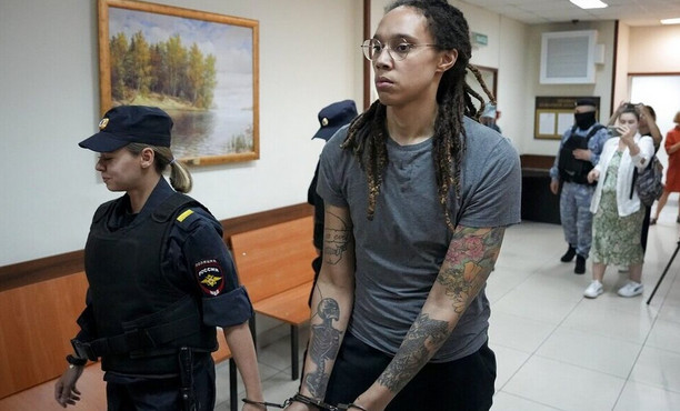 Ανταλλαγή της Μπρίτνεϊ Γκράινερ με «έμπορο θανάτου» προτείνουν οι ΗΠΑ