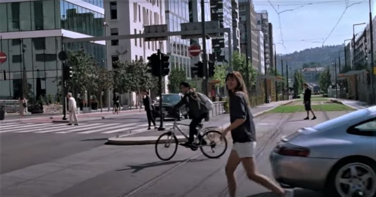 Γιατί στην Ελλάδα πρέπει να βλέπουμε ποδηλατόδρομους μόνο μέσα από ταινίες; | tanea.gr
