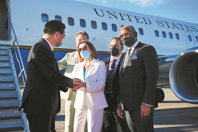 Τέσσερα μυστήρια με το ταξίδι της Πελόζι