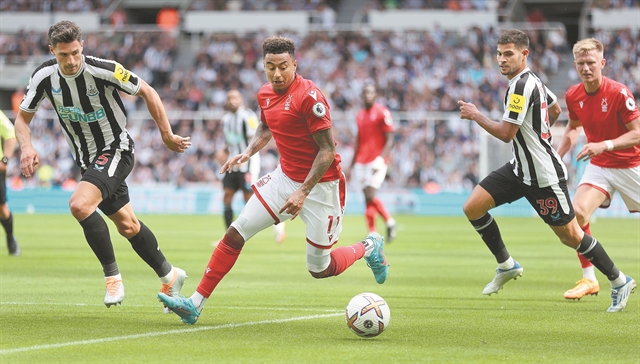 Η εμπειρία της Νιούκαστλ νίκησε τη Νότιγχαμ στην πρεμιέρα