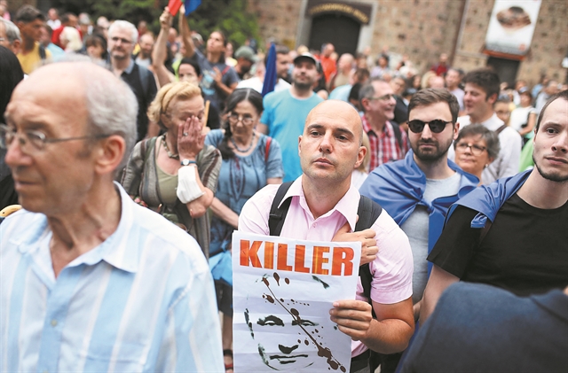 Οργή για τη «φιλορωσική στροφή» της προσωρινής κυβέρνησης στη Βουλγαρία