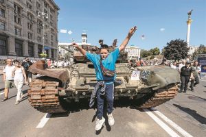 Η κηροζίνη βάζει φωτιά στο ουκρανικό