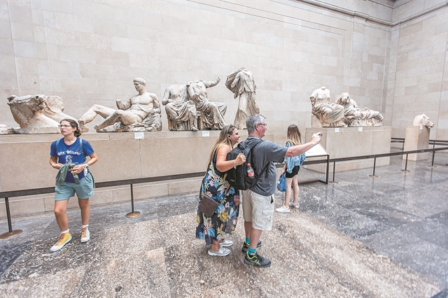 «Να ενωθούν ξανά στην Αθήνα, εκεί όπου ανήκουν»