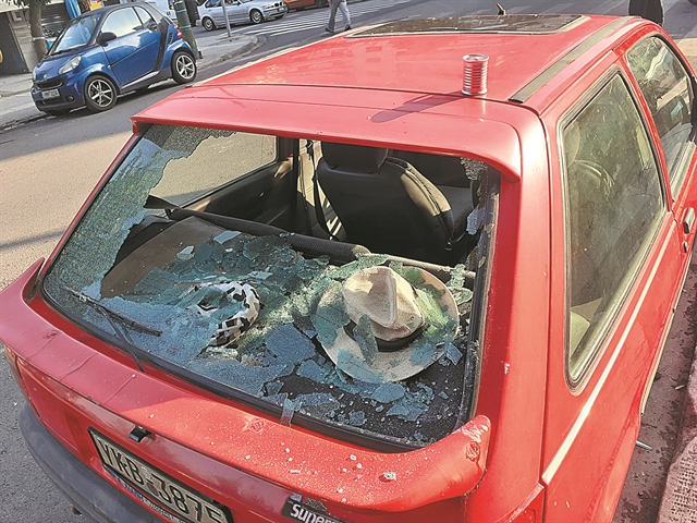 Πρώτα το κακό, μετά τα μέτρα