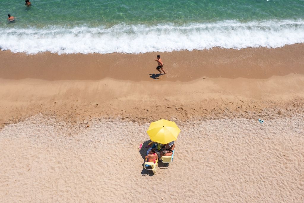 Καιρός: Ερχεται νέο «κύμα έντονης ζέστης» – Τι καιρό θα κάνει στις 15 Αυγούστου