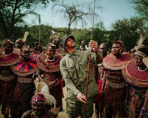 O Λιούις Χάμιλτον έζησε σαν …Ζουλού, στην Ζούγκλα με πρωτόγονες φυλές