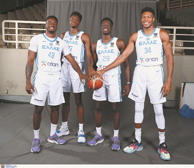 Σταρ εντός και εκτός παρκέ