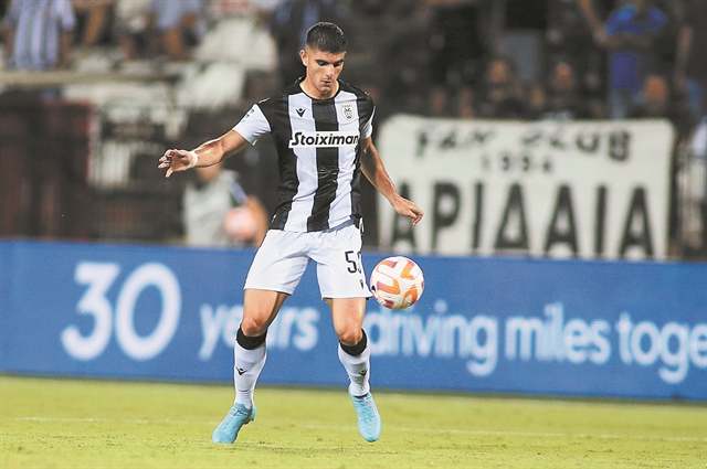 Στο κάδρο ο μεσοεπιθετικός