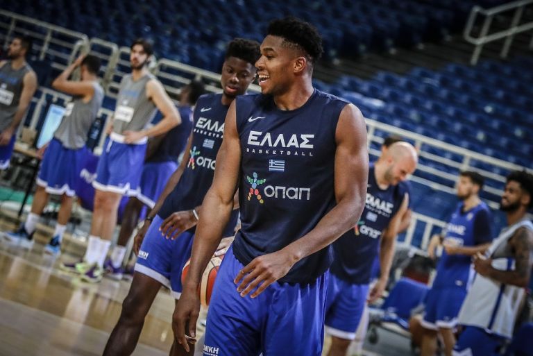 Ο Γιάννης καρφώνει και στέλνει μήνυμα για το Eurobasket | tanea.gr