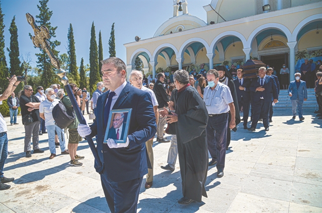 Το τελευταίο «αντίο» στον σπουδαίο έλληνα αστροφυσικό Διονύση Σιμόπουλο