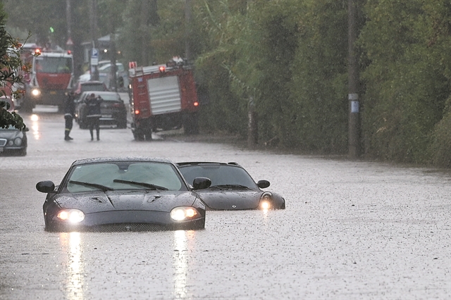 Η «Ψυχρή Λίμνη» έφερε ρεκόρ με 45.000 κεραυνούς