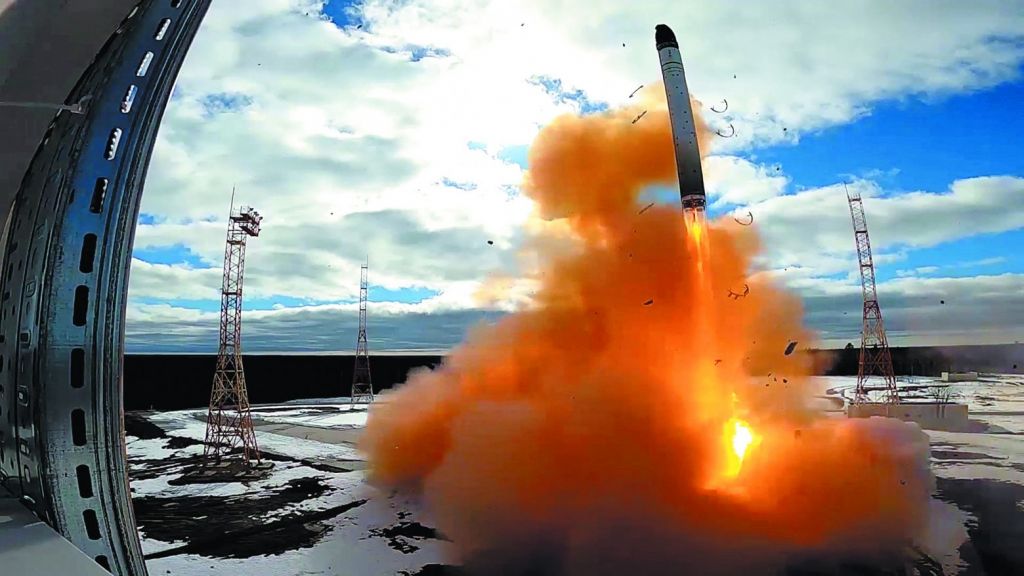 Το Κρεμλίνο προειδοποιεί τις ΗΠΑ για τα πυρηνικά όπλα