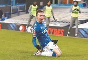 Μπερνάρντ, «οχτάρι» και Ιωνικός