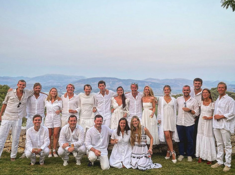 Τα χλιδάτα γενέθλια βρετανού αριστοκράτη στην Ελλάδα: Πολυτελής βίλα, βόλτες με το σκάφος και λαμπερό πάρτι