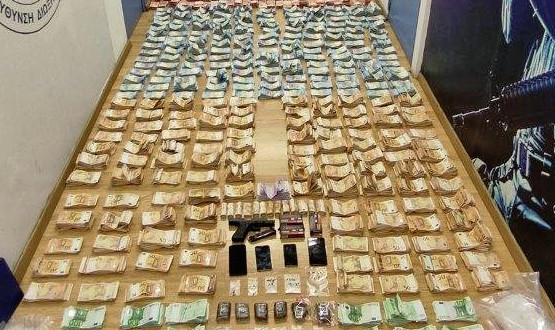 Πρώην παίκτης ριάλιτι ο άντρας που μπούκαρε σε κατάσταση αμόκ στο Εφετείο