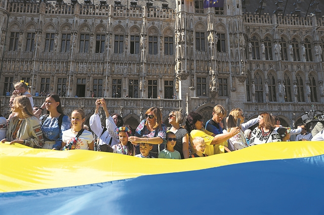 Εξι μήνες πολέμου