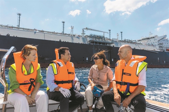 Ετοιμη να αποθηκεύσει έξτρα LNG η πλωτή δεξαμενή