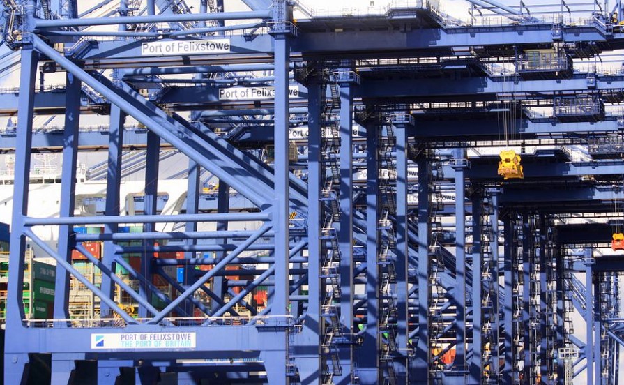 Πολυήμερη απεργία στο μεγαλύτερο λιμάνι διακίνησης container στη Βρετανία