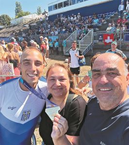 «Τραβούσα… κουπί κλεισμένος μέσα στο δωμάτιό μου»