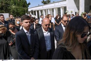 Σταύρος Ψυχάρης: Τελευταίο αντίο στο Α’ Νεκροταφείο