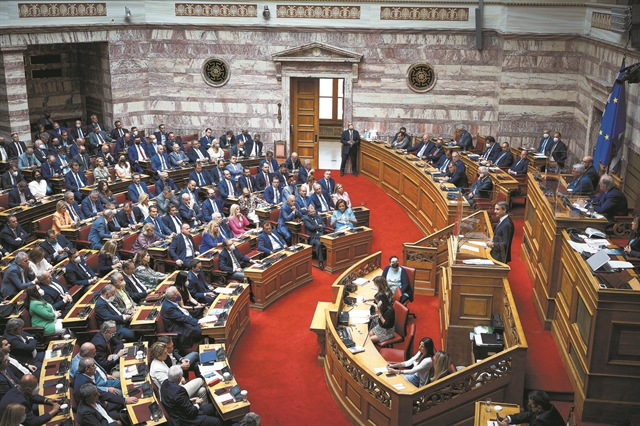 Σκηνικό πόλωσης και μέσω Εξεταστικής