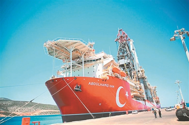 Ενας απόπλους σε τεντωμένο σχοινί