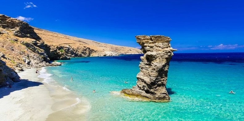 Ταχύπλοο τραυμάτισε 15χρονο στην Ανδρο