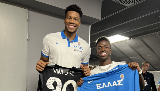 Τι έγραψαν Γιάννης Αντετοκούνμπο και Βινίσιους στις φανέλες που αντάλλαξαν