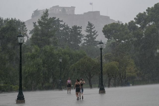 Καιρός: Συναγερμός για το δεύτερο κύμα της κακοκαιρίας – Ισχυρές καταιγίδες θα σαρώσουν τη χώρα