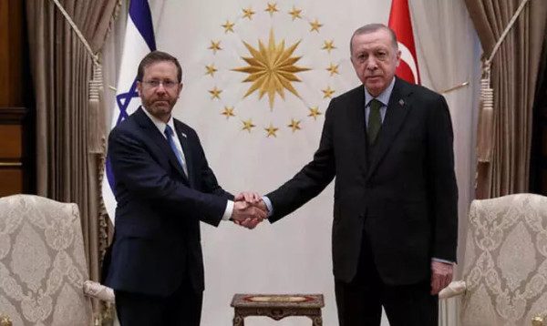 Η Τουρκία αποκαθιστά τις σχέσεις της με το Ισραήλ