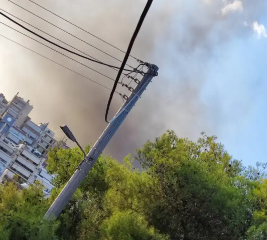 Φωτιά στον Κορυδαλλό: Επιχειρούν επίγειες και εναέριες δυνάμεις