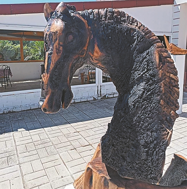 Γλυπτά – κραυγή αγωνίας για τα καμένα της Εύβοιας