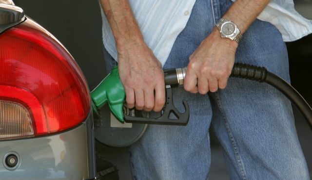 Fuel Pass 2: Σήμερα οι πληρωμές στους δικαιούχους | tanea.gr