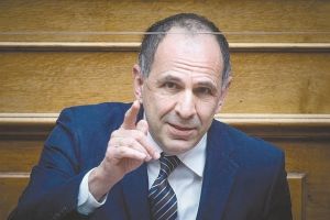 Πινγκ – πονγκ ενόψει της Βουλής