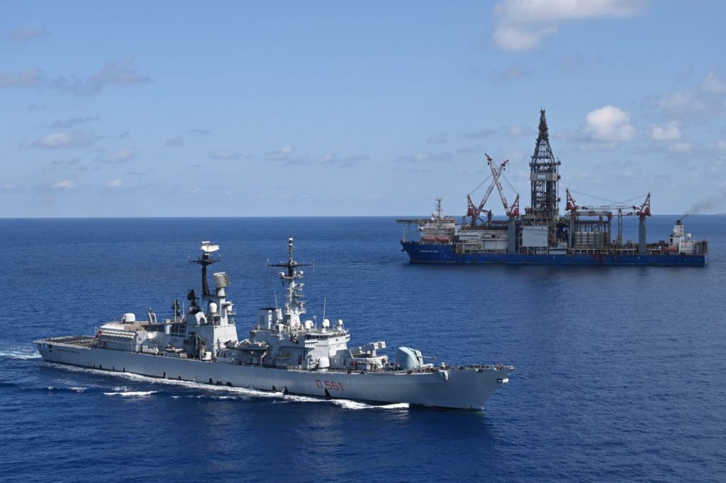 ZEE di Cipro: l’Italia invia navi da guerra accanto alla piattaforma di perforazione dell’ENI
