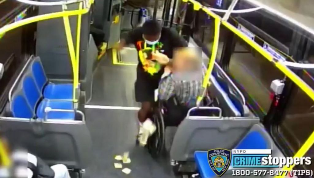 Άνδρας λήστεψε ανάπηρο στη Νέα Υόρκη