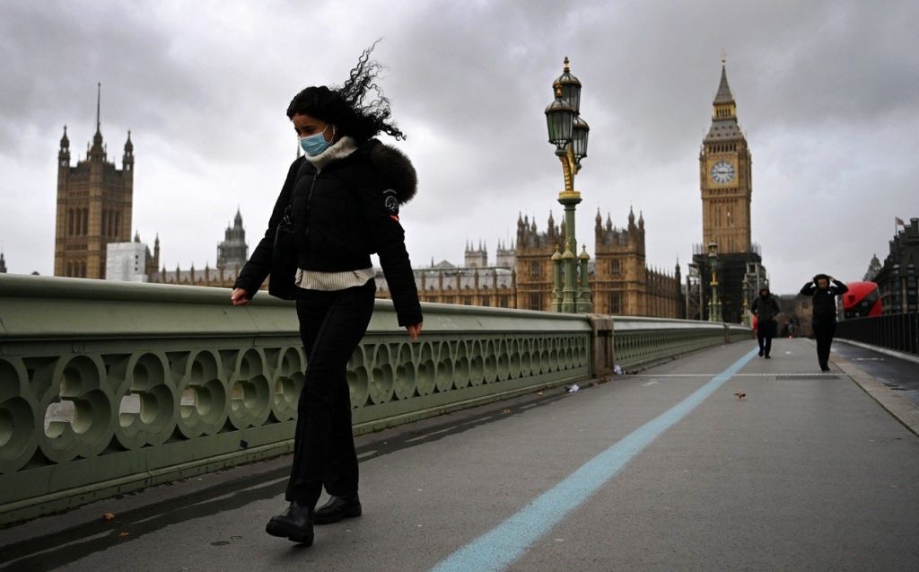 Βρετανία: Φόβοι για χειμώνα ακόμη και με θανάτους από κρύο