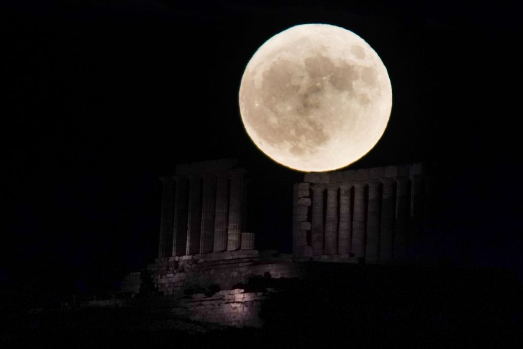 Πανσέληνος Αυγούστου με εκδηλώσεις σε αρχαιολογικούς χώρους και μουσεία